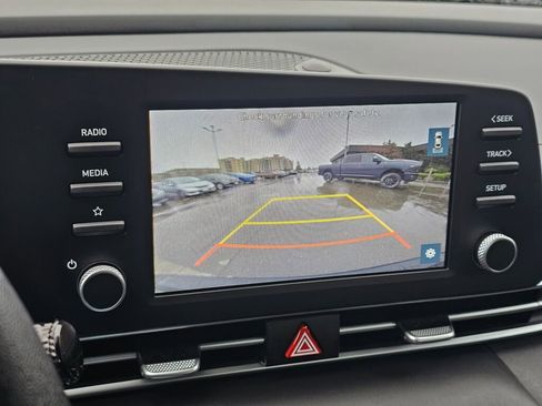 Used 2023 Hyundai Elantra SEL image 21