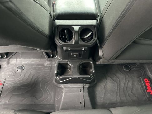 Used 2023 Jeep Gladiator Overland image 14