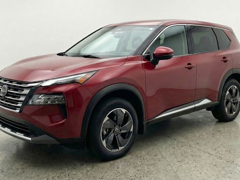 Used 2025 Nissan Rogue SV FWD image 3