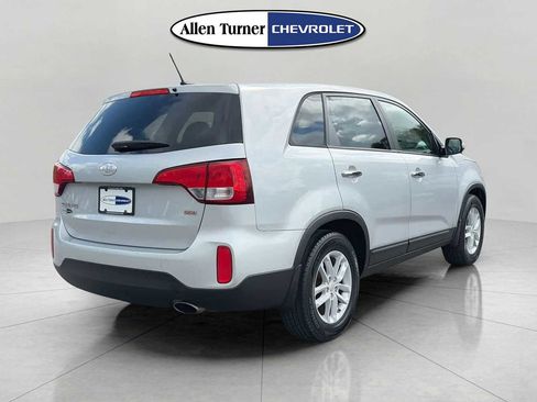 Used 2014 Kia Sorento LX FWD image 4