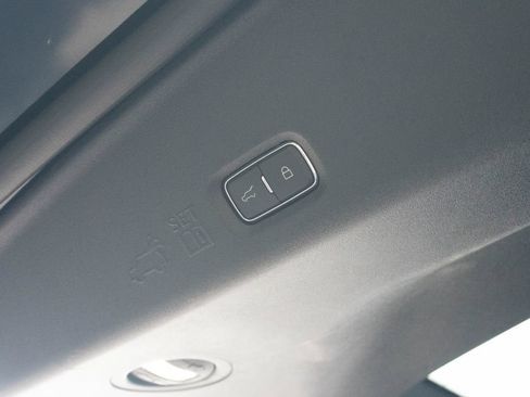 Used 2025 Ford Expedition Active RWD image 14
