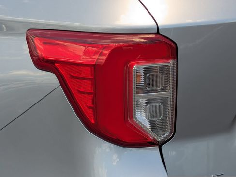 Certified 2023 Ford Explorer XLT w/ Equipment Group 202A RWD image 13