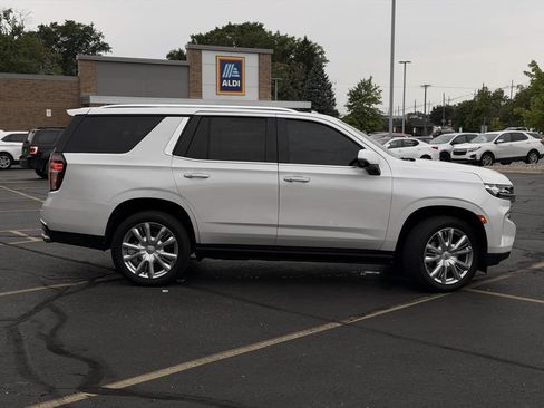 Used 2023 Chevrolet Tahoe High Country w/ Premium Package 2 AWD/4WD image 4