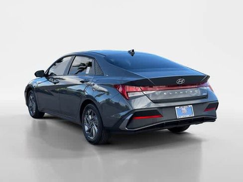 New 2026 Hyundai Elantra Blue image 3