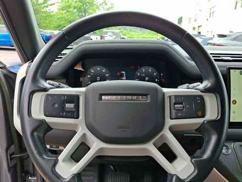 Used 2023 Land Rover Defender 110 X-Dynamic SE AWD/4WD image 19