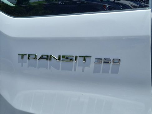 Used 2017 Ford Transit 350 XLT RWD image 8