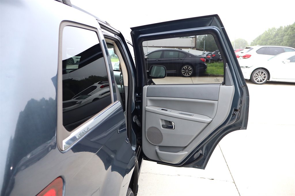 Used 2007 Jeep Grand Cherokee Limited RWD image 36