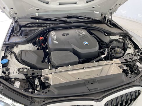 Used 2025 BMW 330i xDrive Sedan w/ Convenience Package image 32