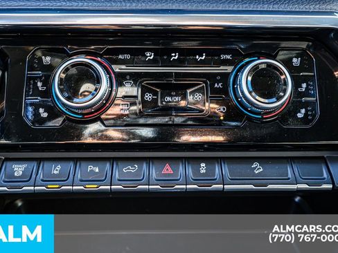 Used 2024 GMC Sierra 3500 Denali w/ Denali Reserve Package image 40