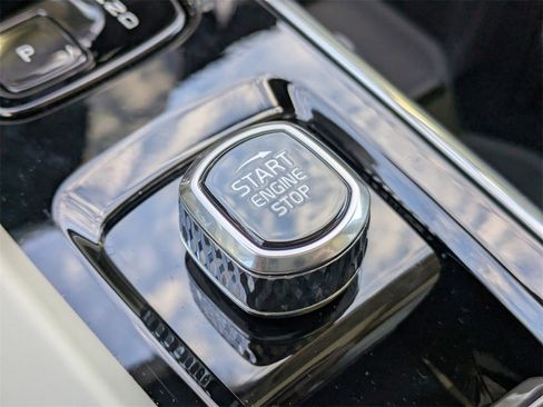 New 2026 Volvo XC60 B5 Ultra w/ Protection Package Premier image 43