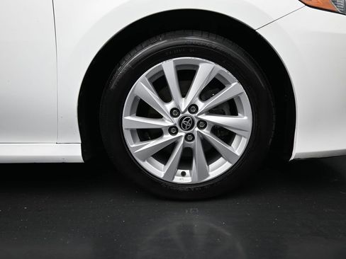 Used 2022 Toyota Camry LE image 10