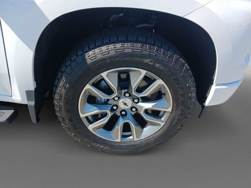 Used 2025 Chevrolet Silverado 1500 RST w/ Convenience Package II AWD/4WD image 16