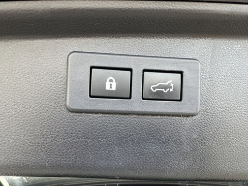 Used 2020 Subaru Outback Premium image 16