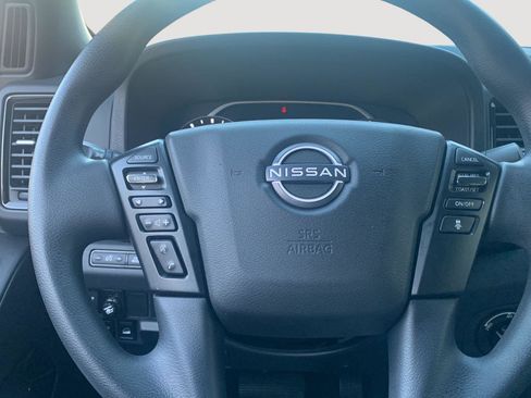 Used 2023 Nissan Frontier SV w/ Midnight Edition Package image 15