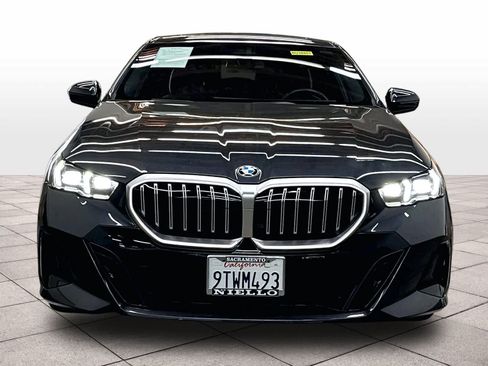 Used 2026 BMW 530i w/ M Sport Package RWD image 3