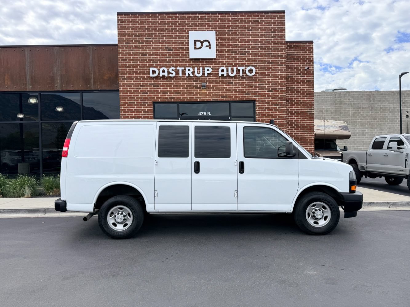 Used 2023 Chevrolet Express 2500 w/ Driver Convenience Package RWD image 9