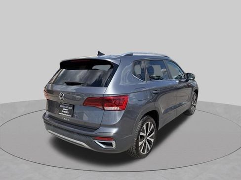 Used 2023 Volkswagen Taos SE FWD image 6