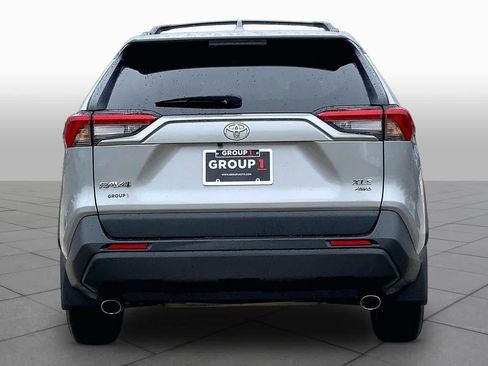 Used 2024 Toyota RAV4 XLE AWD/4WD image 5