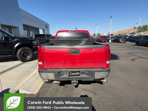 Used 2007 GMC Sierra 2500 SLT w/ Z71 Off-Road Package AWD/4WD image 7