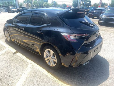 Used 2021 Toyota Corolla SE FWD image 3