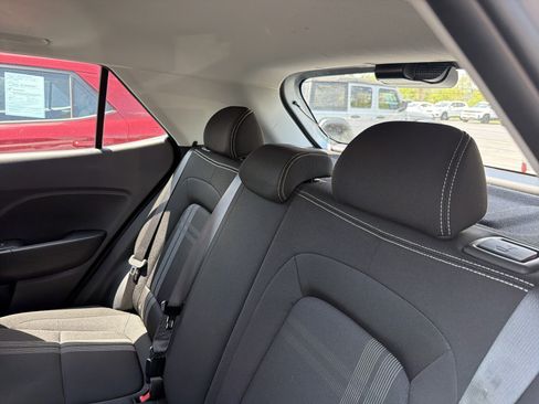 Used 2025 Hyundai Venue SEL FWD image 47