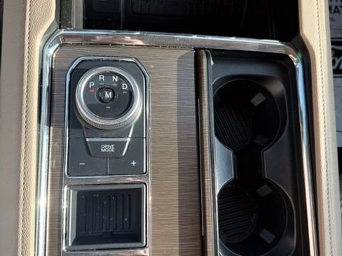 Used 2024 Ford Expedition Max Limited image 19