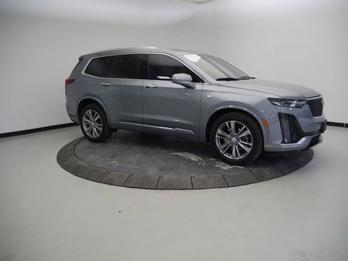 Used 2024 Cadillac XT6 Premium Luxury w/ Technology Package image 9