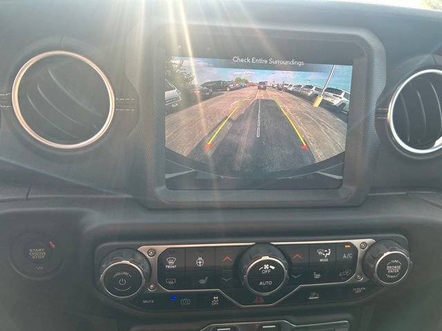 Used 2023 Jeep Wrangler Unlimited Sahara w/ Cold Weather Group AWD/4WD image 26