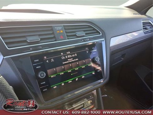 Used 2023 Volkswagen Tiguan SE R-Line FWD image 33