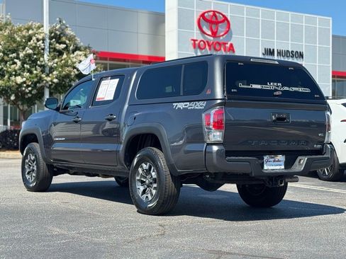 Used 2023 Toyota Tacoma TRD Off-Road w/ Technology Package AWD/4WD image 9
