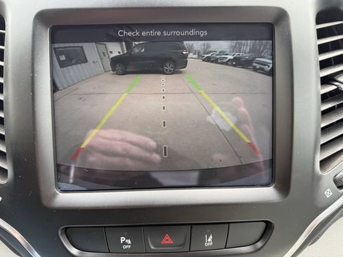 Used 2022 Jeep Cherokee Latitude Lux AWD/4WD image 18