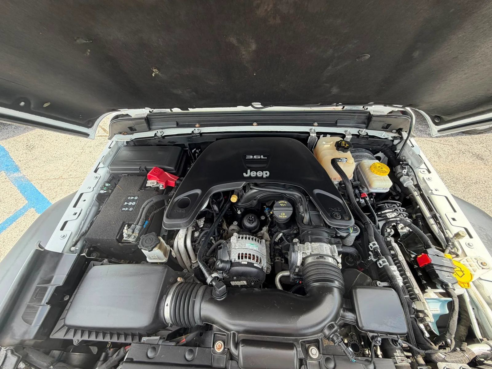 Used 2018 Jeep Wrangler Unlimited Sport S AWD/4WD image 18