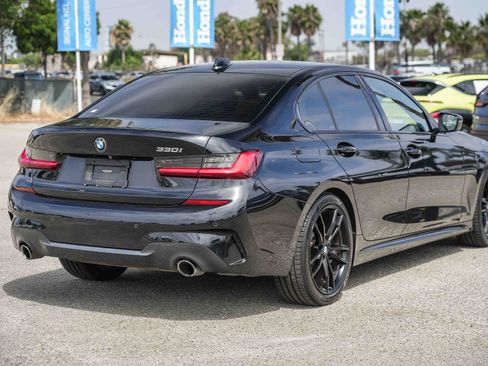 Used 2020 BMW 330i Sedan w/ M Sport Package RWD image 9