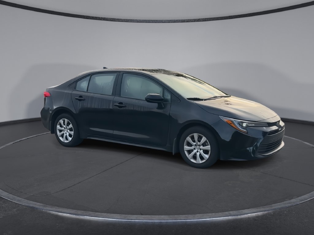 Used 2026 Toyota Corolla LE FWD image 2
