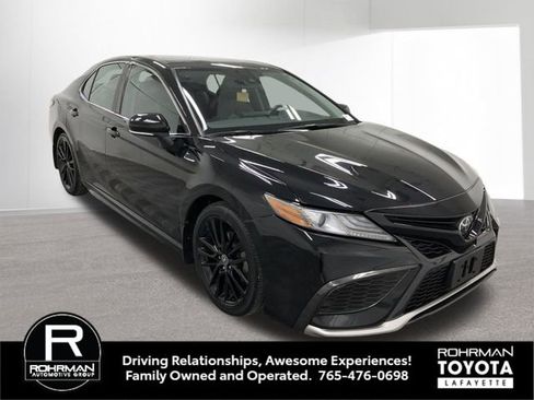 Used 2021 Toyota Camry XSE image 9