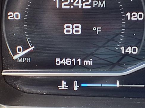 Used 2022 GMC Yukon SLE image 35