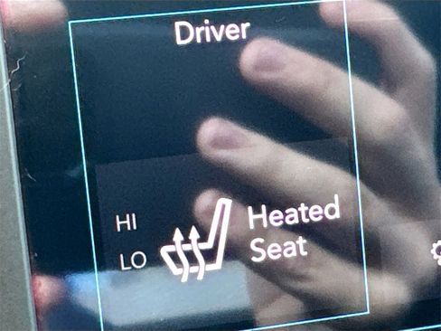 Used 2018 Chrysler Pacifica Touring-L image 20