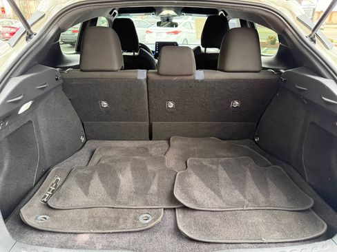 Used 2020 Toyota C-HR XLE image 26