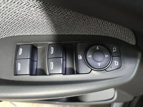 Used 2025 Chevrolet TrailBlazer LT AWD/4WD image 28
