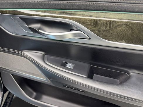 Used 2022 BMW 740i image 49