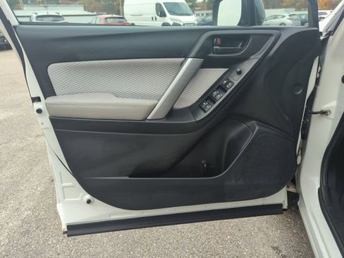 Used 2017 Subaru Forester 2.5i w/ Alloy Wheel Package image 13