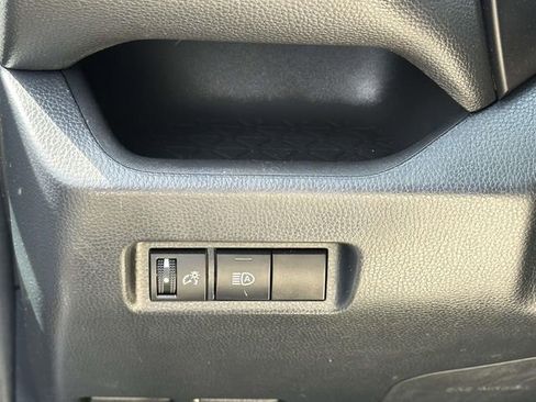Used 2023 Toyota RAV4 LE AWD/4WD image 24