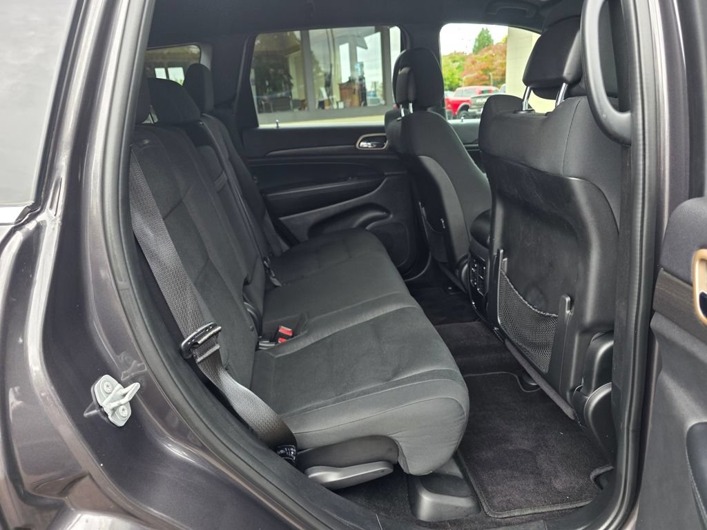 Used 2017 Jeep Grand Cherokee Laredo w/ Quick Order Package 23E AWD/4WD image 23