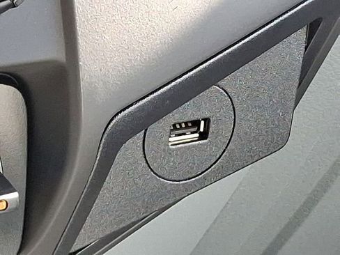 Used 2023 Ford F650 2WD Regular Cab Super Duty image 24