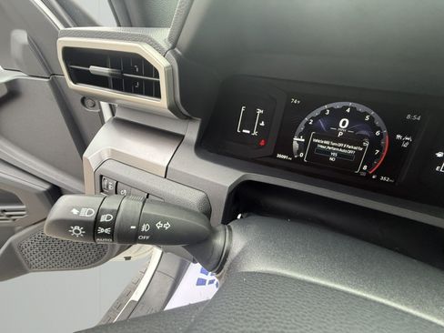 Used 2025 Toyota 4Runner SR5 AWD/4WD image 21