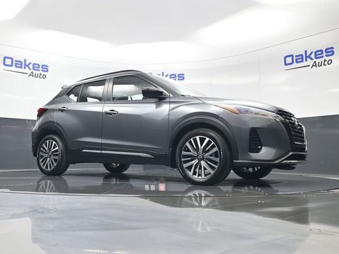Used 2023 Nissan Kicks SR w/ SR Premium Package image 36