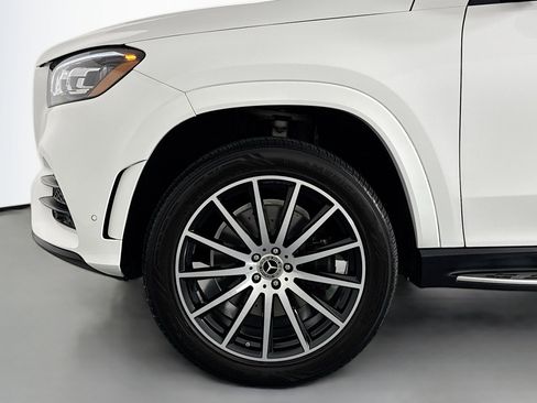 Used 2022 Mercedes-Benz GLS 450 4MATIC image 11