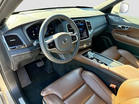 Used 2023 Volvo XC90 B6 Ultimate image 28