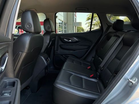Used 2024 GMC Terrain SLT AWD/4WD image 13