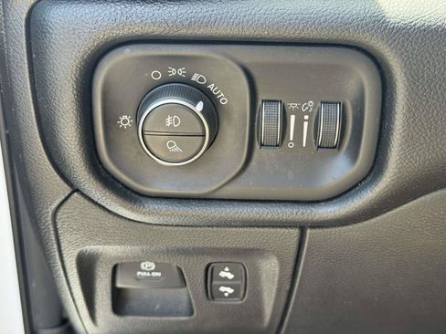 Used 2019 RAM 1500 Big Horn AWD/4WD image 19